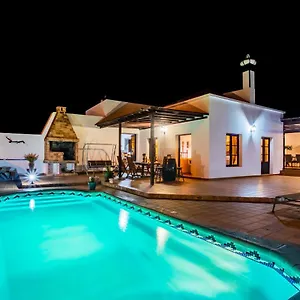 villa-acoruma.in-canary-islands.com/